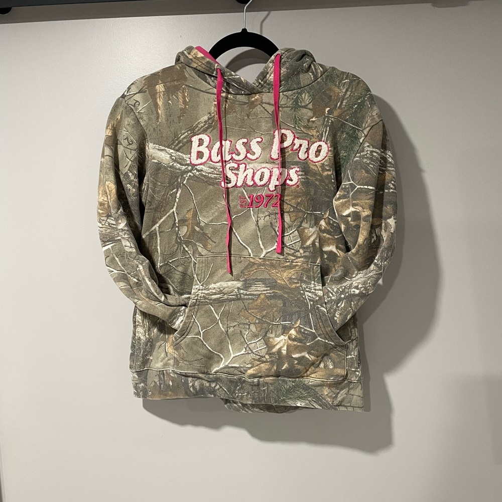 BASS PRO SHOPS woman’s hoodie